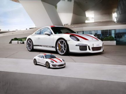 Ravensburger 3D Puzzle Porche 911R 108pcs (12528) - Image 3