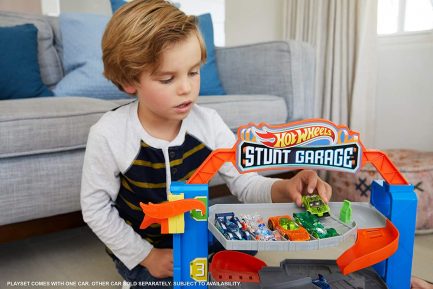 Mattel Hot Wheels: City VS Robo Beasts - City Stunt Garage Γκαράζ (GNL70) - Image 9