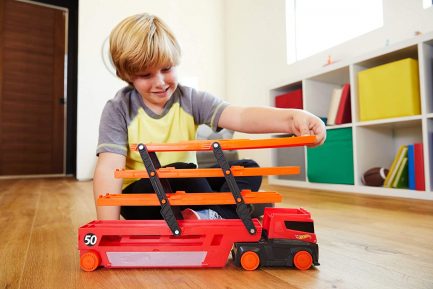 Παιχνιδολαμπάδα Mattel Hot Wheels Mega Hauler - Νέα Νταλίκα Γκαράζ 5 Επιπέδων GHR48 - Image 8