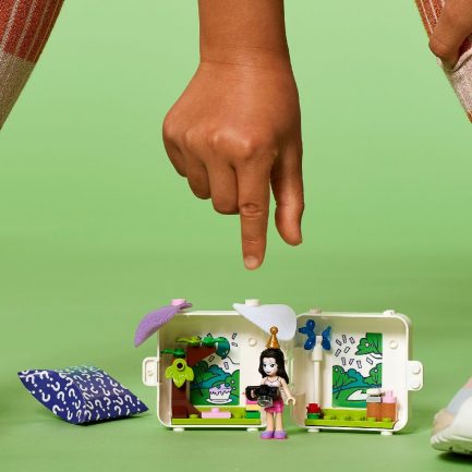 LEGO® Set 41663 Emma's Dalmatian Cube - Image 7