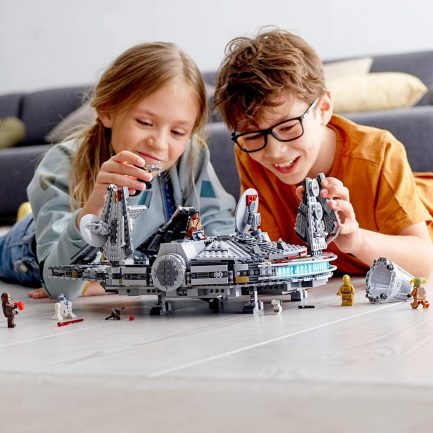 LEGO® Star Wars™: Millenium Falcon (75257) - Image 4