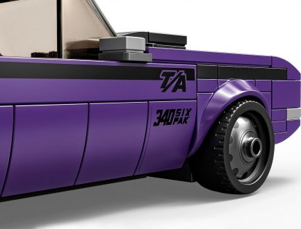 LEGO® Speed Champions: Mopar Dodge//SRT Top Fuel Dragster and 1970 Dodge Challenger T/A (76904) - Image 6