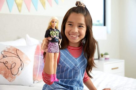 Barbie Doll Fashionistas #155 Blond Hair with Rock Tee and Skirt - Image 3
