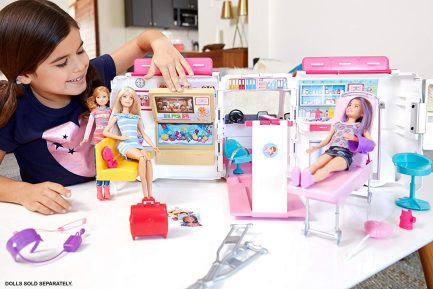 Barbie Κινητό Ιατρείο - Ασθενοφόρο (FRM19) - Image 3