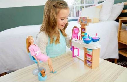 Barbie Wellness - Ινστιτούτο Ομορφιάς με Κούκλα (GJR84) - Image 4
