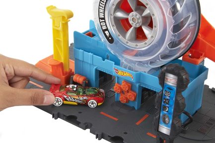 Παιχνιδολαμπάδα Mattel Hot Wheels - Συνεργείο Ελαστικών (HDP02) - Image 6
