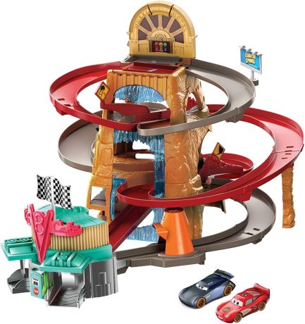 Mattel Disney Cars: Τα Μπουζί της Ωραίας Ελένης Κόντρες στο Βουνό - Σετ Παιχνιδιού (GTK90) - Image 3