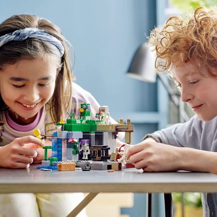 LEGO Minecraft The Skeleton Dungeon (21189)(364 Pieces) - Image 6