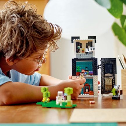 LEGO Minecraft The Panda Haven (21245) - Image 9