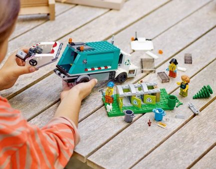 Lego City Recycling Truck (60386) - Image 7