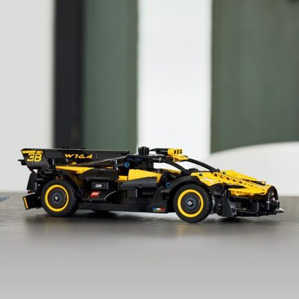 LEGO Technic Bugati Bolide (42151) - Image 4