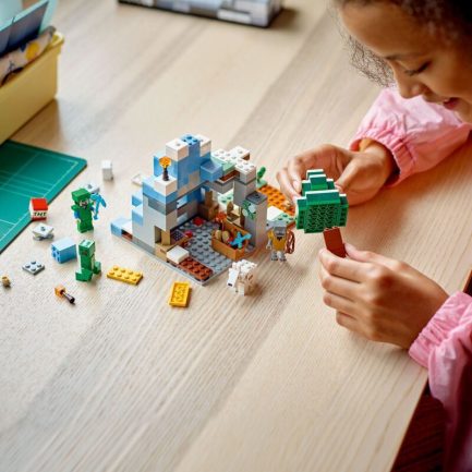 LEGO® Minecraft®: Οι Παγωμένες Κορυφές (21243) - Image 5