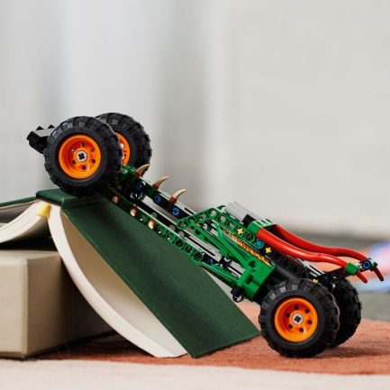 LEGO Technic Monster Jam Dragon (42149) - Image 5