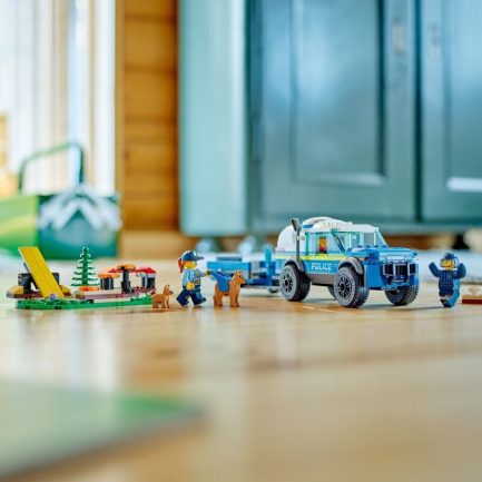 LEGO City Mobile Police Dog Training (60369) - Image 5