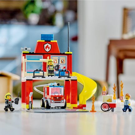 LEGO City Fire Station & Fire Truck Πυροσβεστικός Σταθμός Και Πυροσβεστικό Φορτηγό (60375) - Image 6