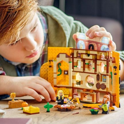 LEGO Harry Potter Hufflepuff House Banner (76412) - Image 3