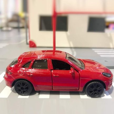 Siku Αυτοκινητάκι Porsche Macan Turbo Red για 3+ Ετών (1452) - Image 4