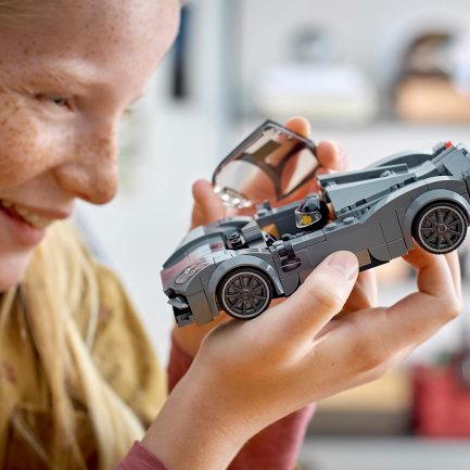Lego Speed Champions Pagani Utopia (76915) - Image 6