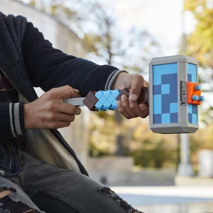 Παιχνιδολαμπάδα Hasbro Nerf Εκτοξευτής Stormlander Minecraft για 8+ Ετών (F4416) - Image 4