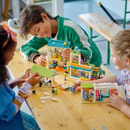 LEGO Friends Heartlake International School (41731) - Image 7