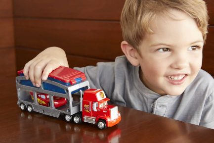 Mattel Σετ Φορτηγό Disney Cars Color Changers Ice Racers, Mack Dip & Dunk Trailer για 4+ Ετών (CKD34) - Image 3
