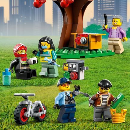 LEGO City Emergency Vehicles HQ - Αρχηγείο Οχημάτων Έκτακτης Ανάγκης (60371) - Image 6