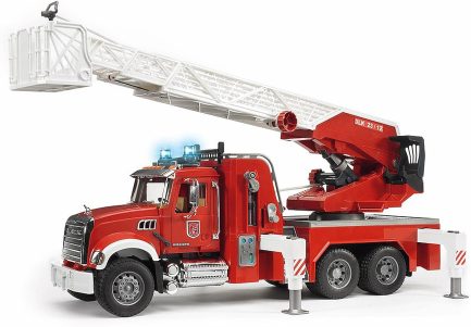 Bruder Φορτηγό Mack Granite πυροσβεστικής με πραγματική μάνικα νερού ,Φώτα & ήχους (#02821) - Image 2