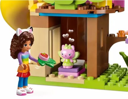 LEGO Gabby's Dollhouse Kitty Fairy's Golden Party (10787) - Image 6