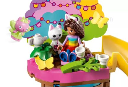 LEGO Gabby's Dollhouse Kitty Fairy's Golden Party (10787) - Image 3