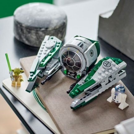 LEGO Star Wars Yoda's Jedi Starfighter (75360) - Image 2