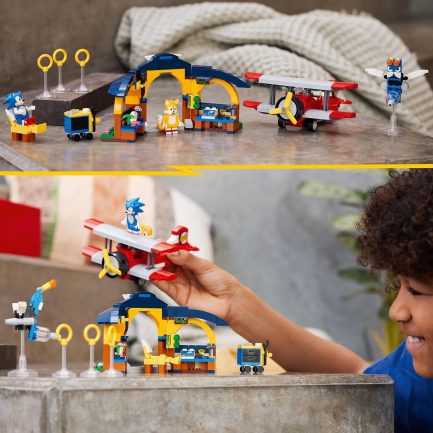 LEGO Sonic The Hedgehog Tails' Workshop & Tornado Plane (76991) - Image 6