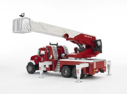 Bruder Φορτηγό Mack Granite πυροσβεστικής με πραγματική μάνικα νερού ,Φώτα & ήχους (#02821) - Image 10
