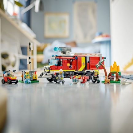 LEGO City Fire Command Truck (60374) - Image 7