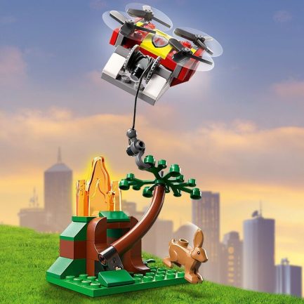 LEGO City Fire Command Truck (60374) - Image 10