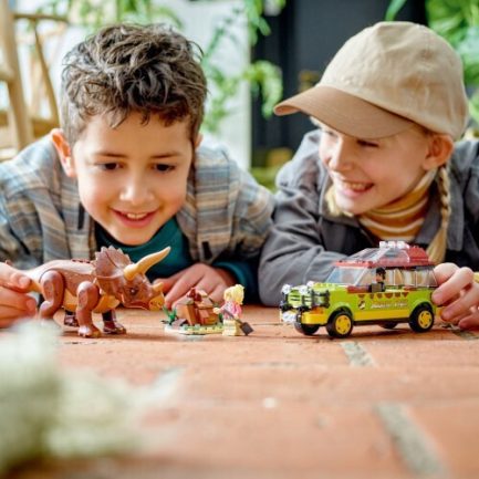 LEGO Jurassic World Triceraptops Research (76959) - Image 3