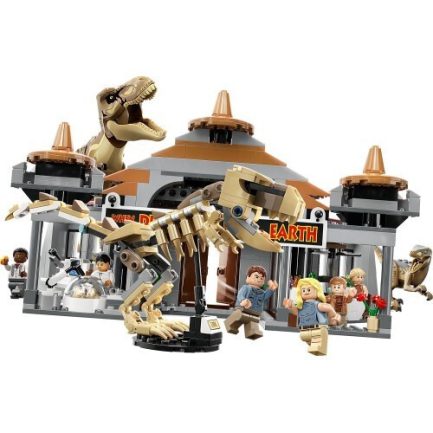 LEGO Jurassic World Visitor Center: T-Rex & Raptor Attack (76961) - Image 7