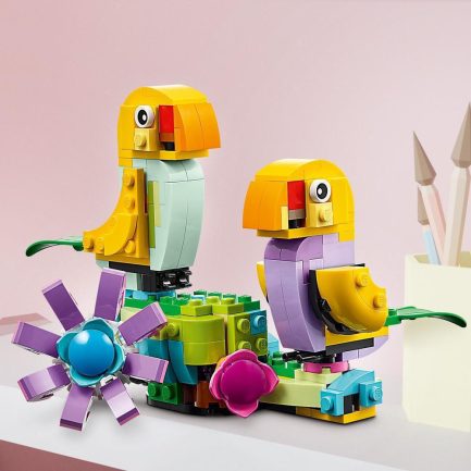 LEGO Creator 3in1 Flowers In Watering Can (31149) - Image 3