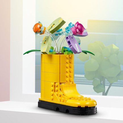 LEGO Creator 3in1 Flowers In Watering Can (31149) - Image 5