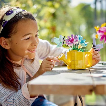 LEGO Creator 3in1 Flowers In Watering Can (31149) - Image 6