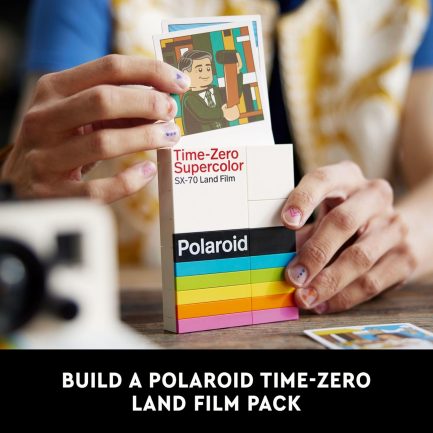 LEGO Ideas Polaroid Onestep SX-70 Camera (21345) - Image 4