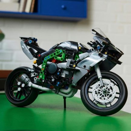 LEGO Technic Kawasaki Ninja H3R Motorcycle (42170) - Image 5