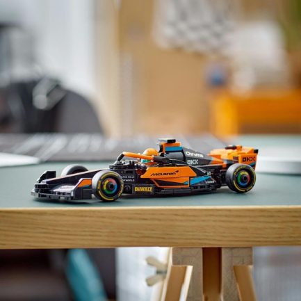 LEGO Speed Champions 2023 McLaren Formula 1 Race Car (76919) - Image 5