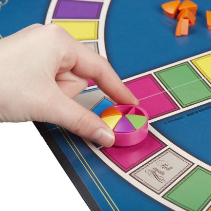 Hasbro Trivial New Classic Edition - Επιτραπέζιο Παιχνίδι για 16+ Ετών για 2-6 Παίκτες (C1940) - Image 4