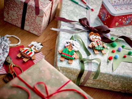 Lego Gingerbread Ornaments - Christmas (40642) - Image 5