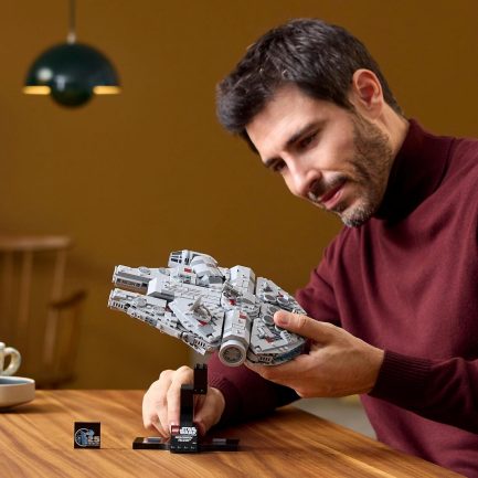 LEGO®Star Wars Millennium Falcon (75375) - Image 2