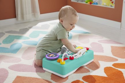 Fisher-Price Eκπαιδευτικό Μουσικό Τραπέζι Dj με Φώτα και Ήχους (Αγγλικά, Εληνικά & Τούρκικα) (HRB61) - Image 7