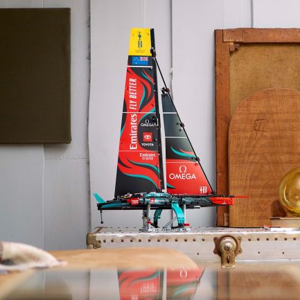 Lego Technic Emirates Team New Zealand AC75 Yacht για 18+ Ετών (42174) - Image 3