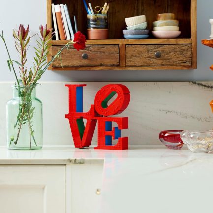 LEGO® Art: LOVE (31214) - Image 3