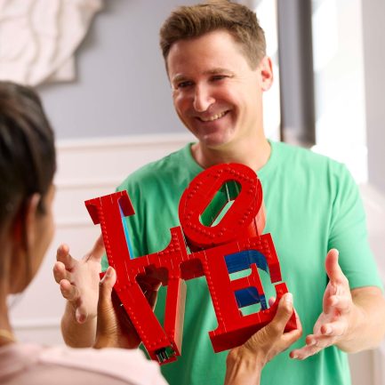 LEGO® Art: LOVE (31214) - Image 6