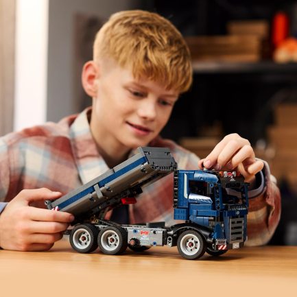 LEGO® Technic: Tipping Dump Truck - Ανατρεπόμενο Φορτηγό (42203) - Image 6